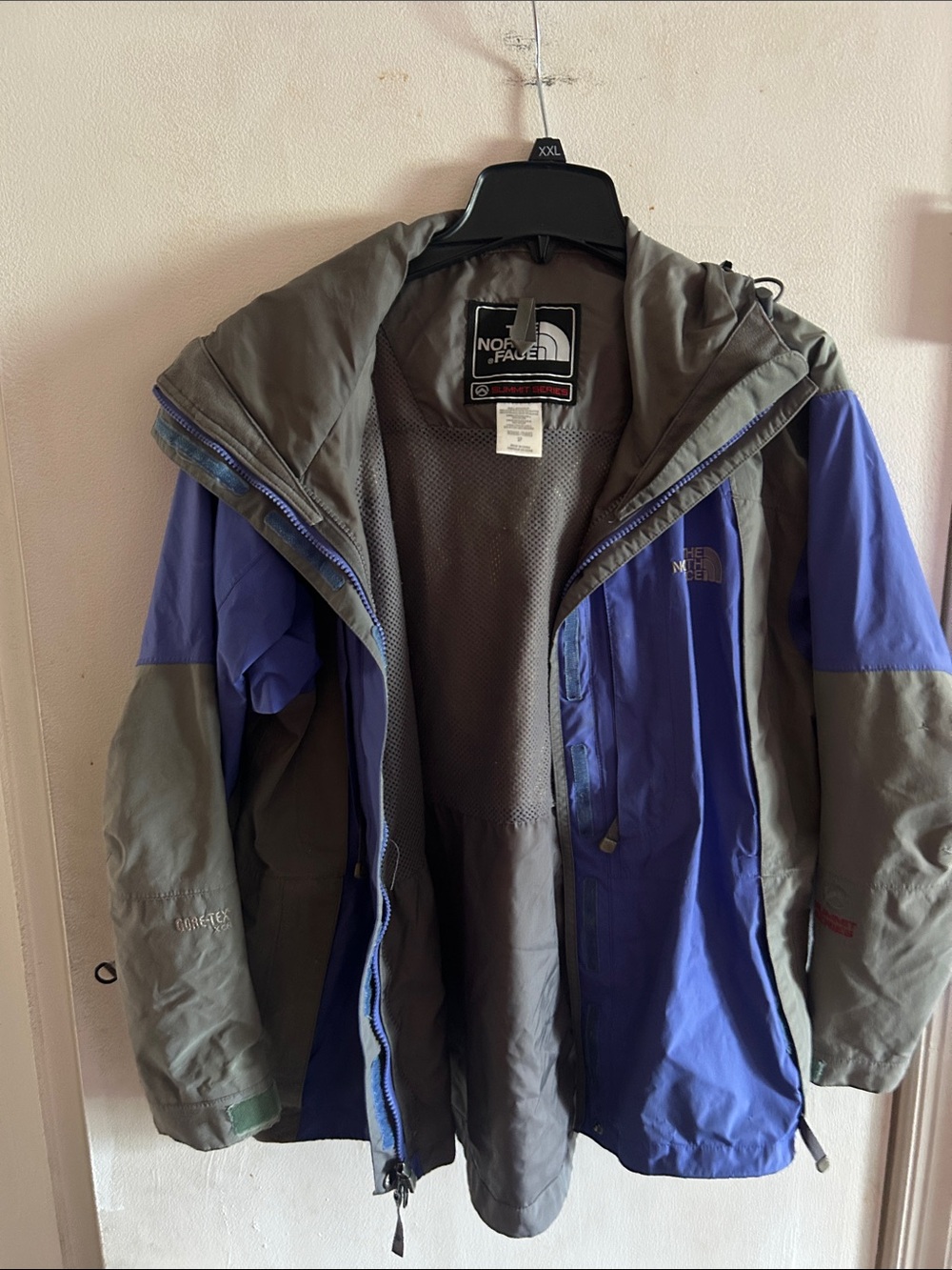 The North Face Ladies Two-Tone Purple & Gray Waterproof Rain Jacket size small